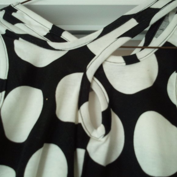 Cute Cross back tank top size xs NWOT - Picture 3 of 3